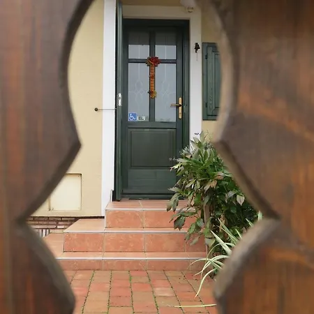 蒂蒂家庭公寓 *